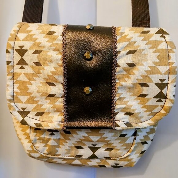 New Pleather trim Southwestern Crossbody Bag Purse Brown Mustard Chevron Sling - Picture 3 of 11